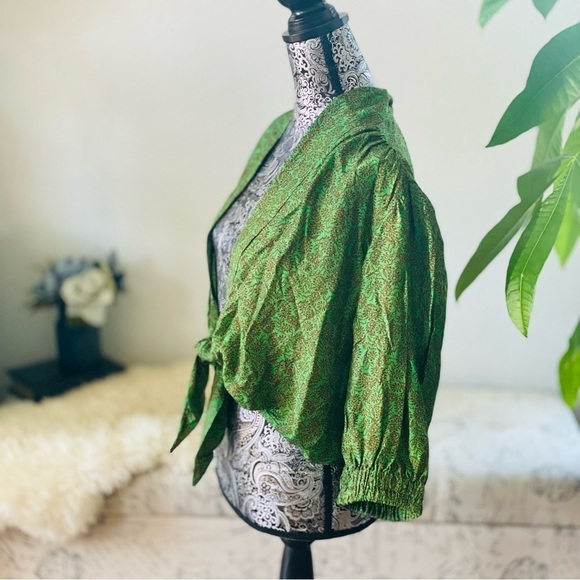 NWT ViX By Paula Hermany Namaste Mel Tie Crop Blouse in Green Multi, Size Large - Picture 6 of 10